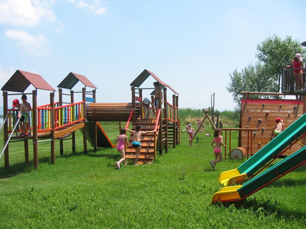 Badiaccia Village Camping Castiglione del Lago Esterno foto